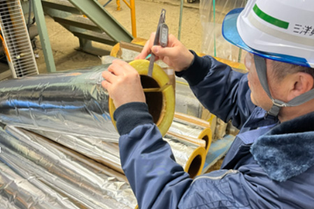 製品が規格通りに出来たか検査しています。