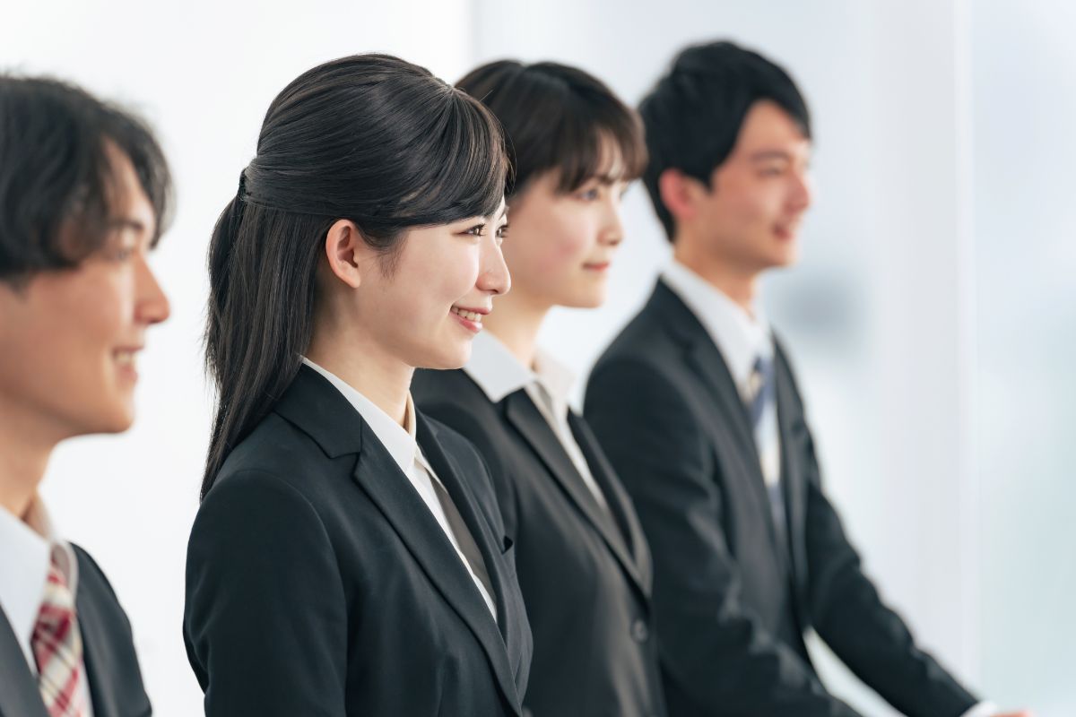  働く人　イメージ