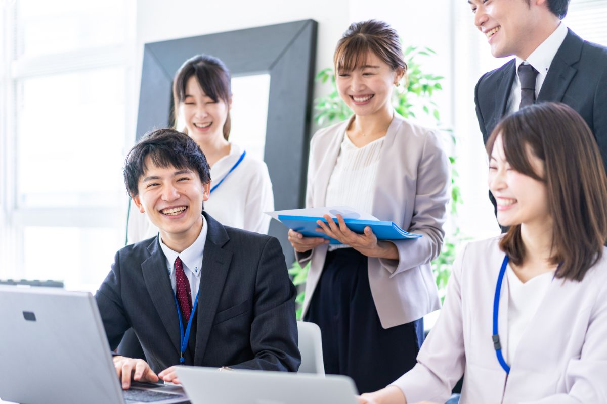  働く人　イメージ